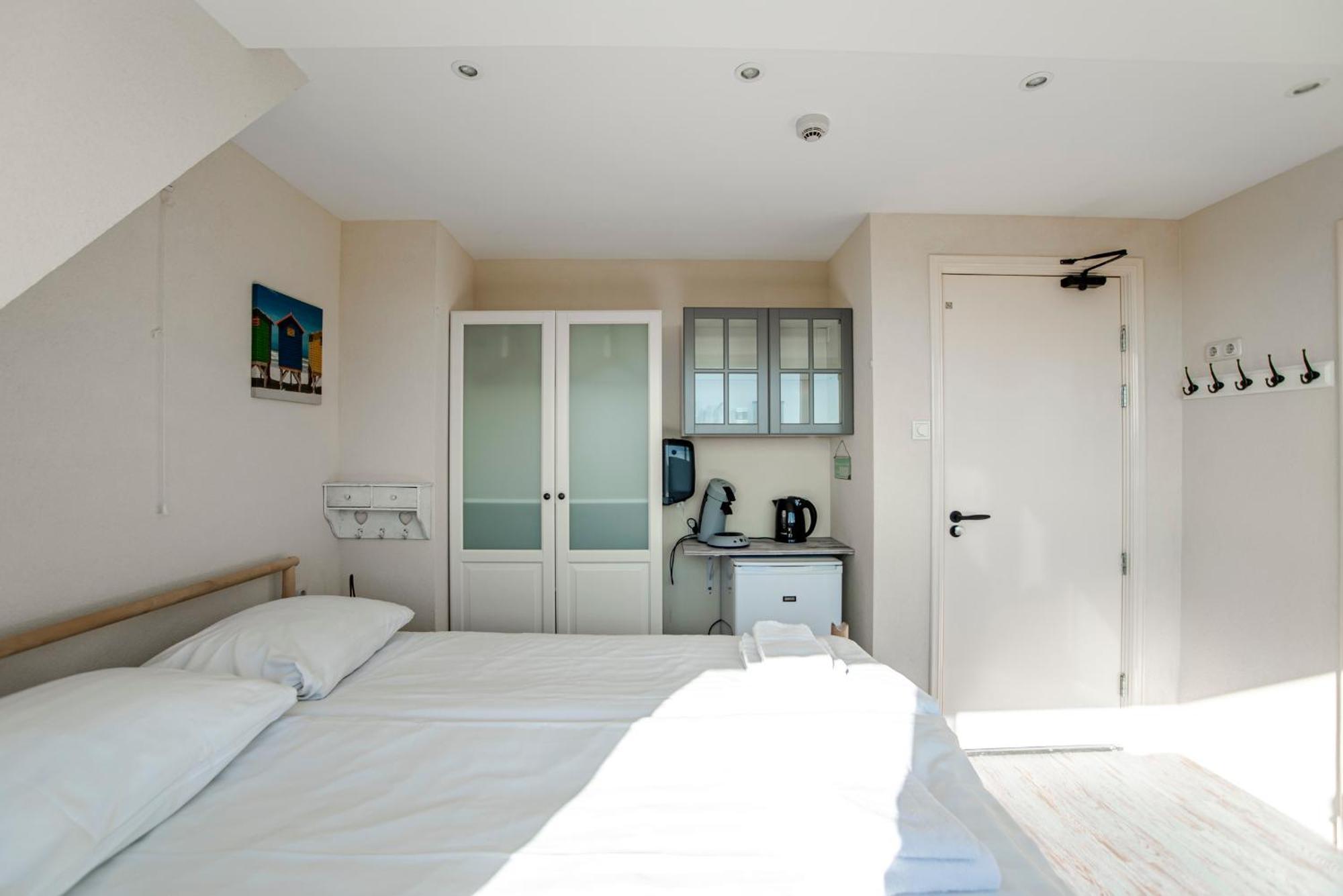 Pension Sixtysix Zandvoort Rum bild